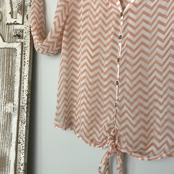 CHEVRON PRINT LONG SLEEVE BLOUSE - Picture 2 of 5